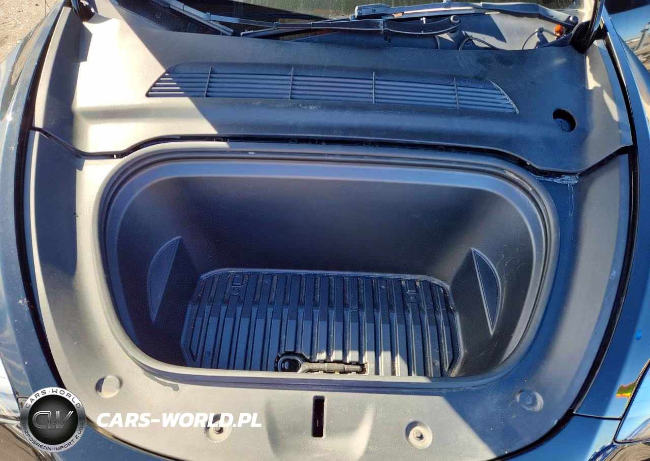 2023 Tesla Model Y VIN:7SAYGDEF8PF839170 - 11