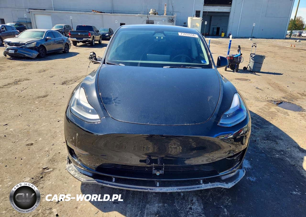 2023 Tesla Model Y VIN:7SAYGDEF8PF839170 - 5