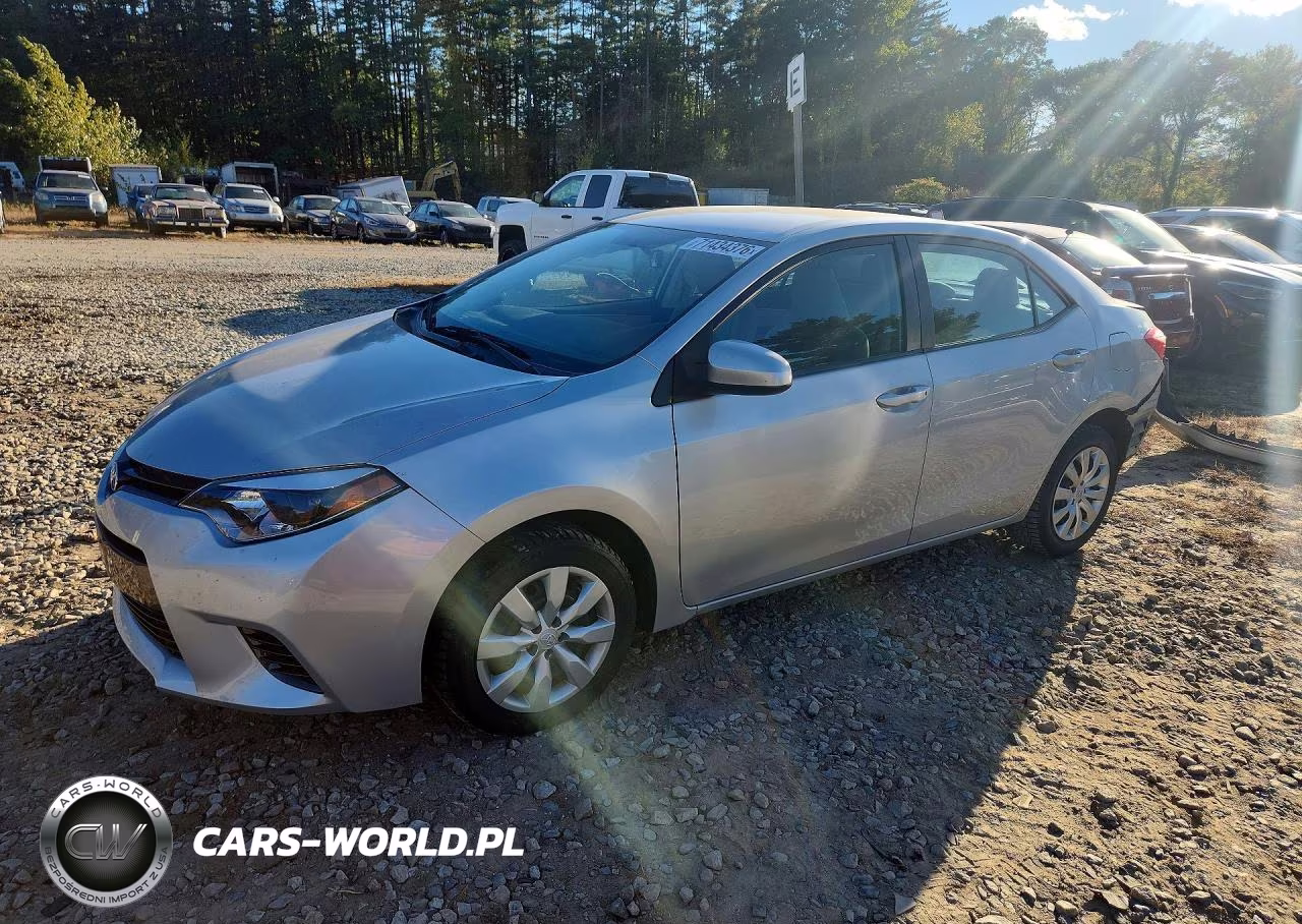 2015 Toyota Corolla Le VIN:2T1BURHE5FC399245 - 1