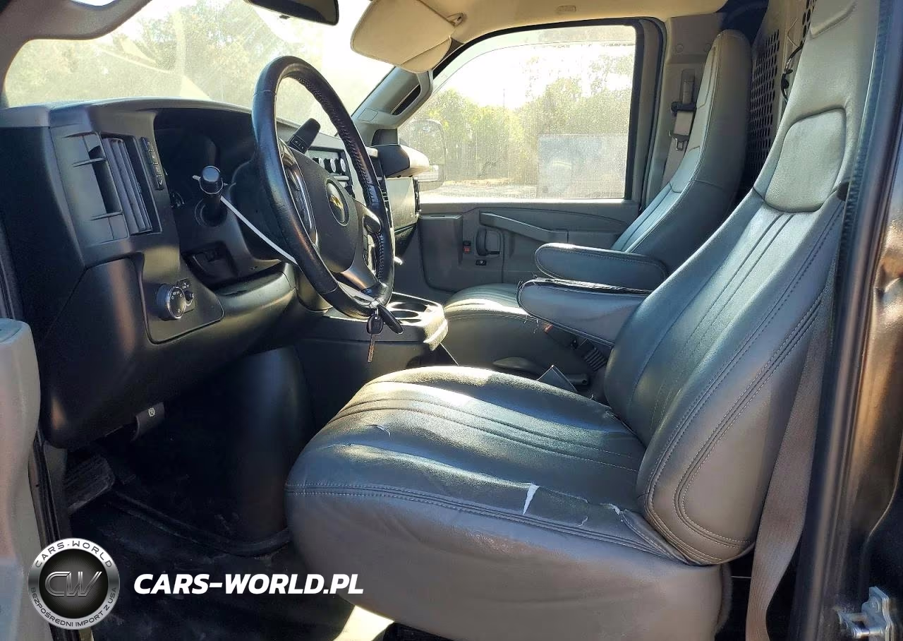 2019 Chevrolet Express G2500 VIN:1GCWGAFG5K1239654 - 7