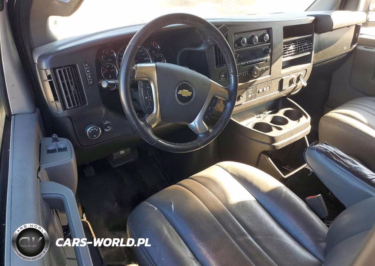 2019 Chevrolet Express G2500 VIN:1GCWGAFG5K1239654 - 8