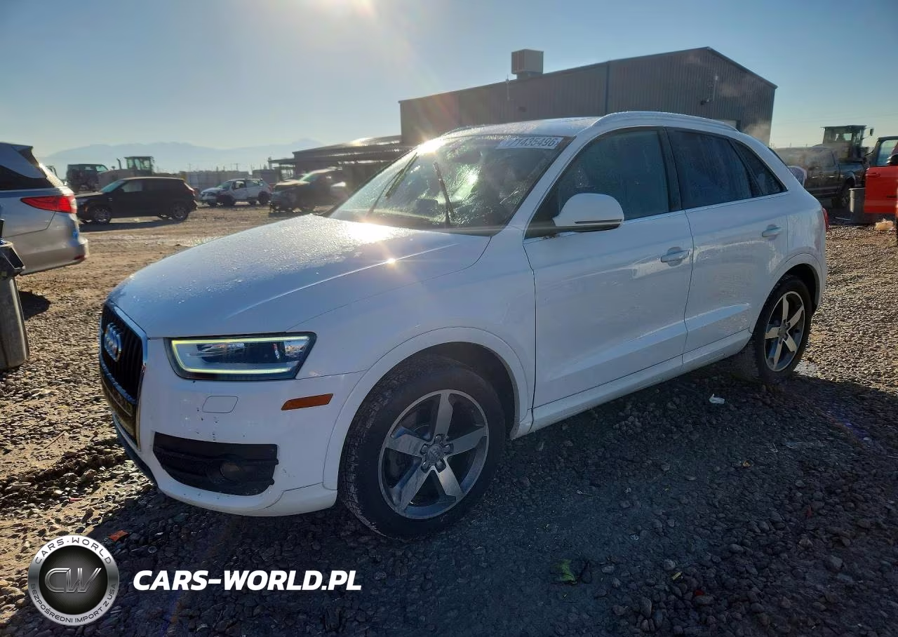2015 Audi Q3 Prestige VIN:WA1GFCFS3FR013623 - 1