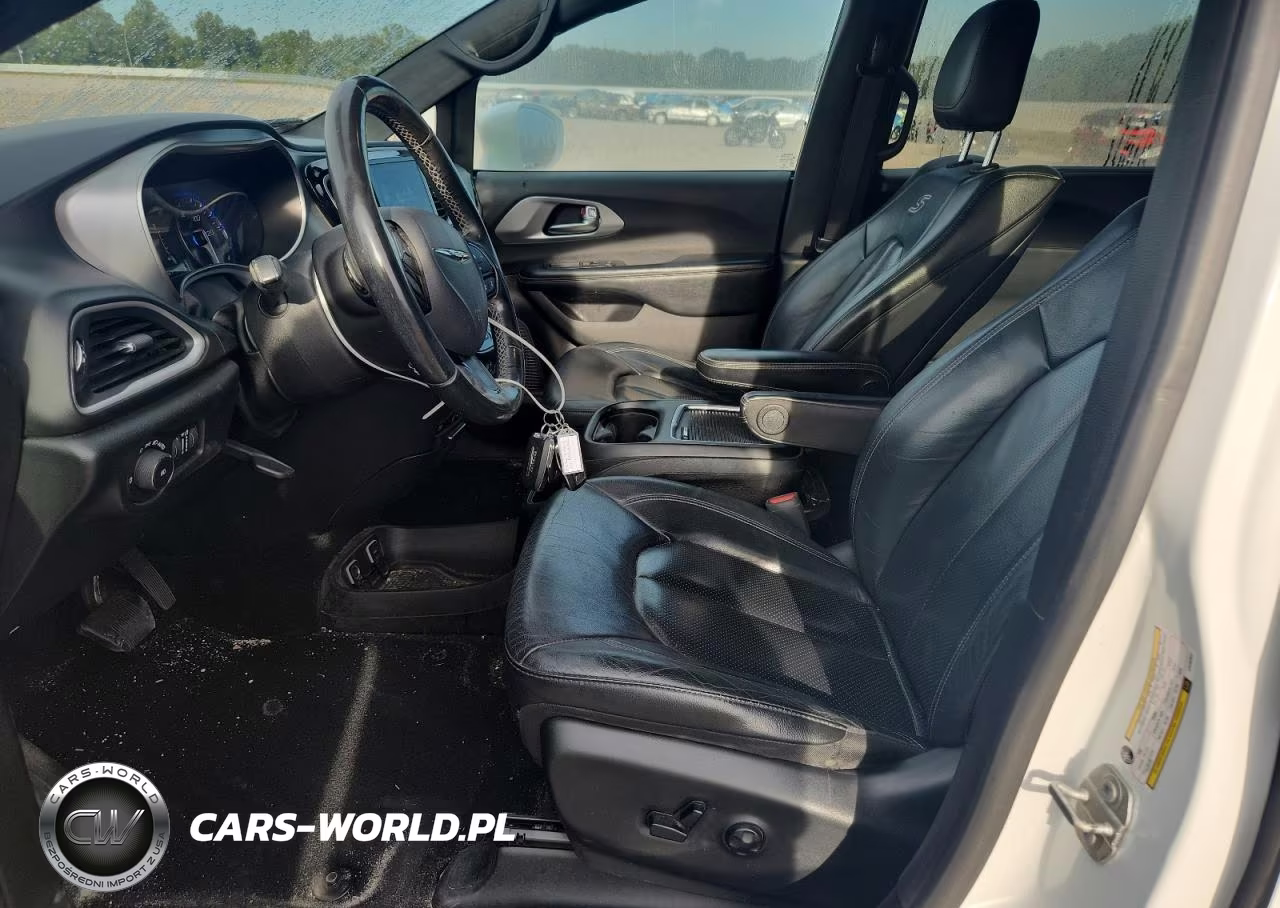 2020 Chrysler Pacifica Touring L Plus VIN:2C4RC1EG9LR102031 - 7