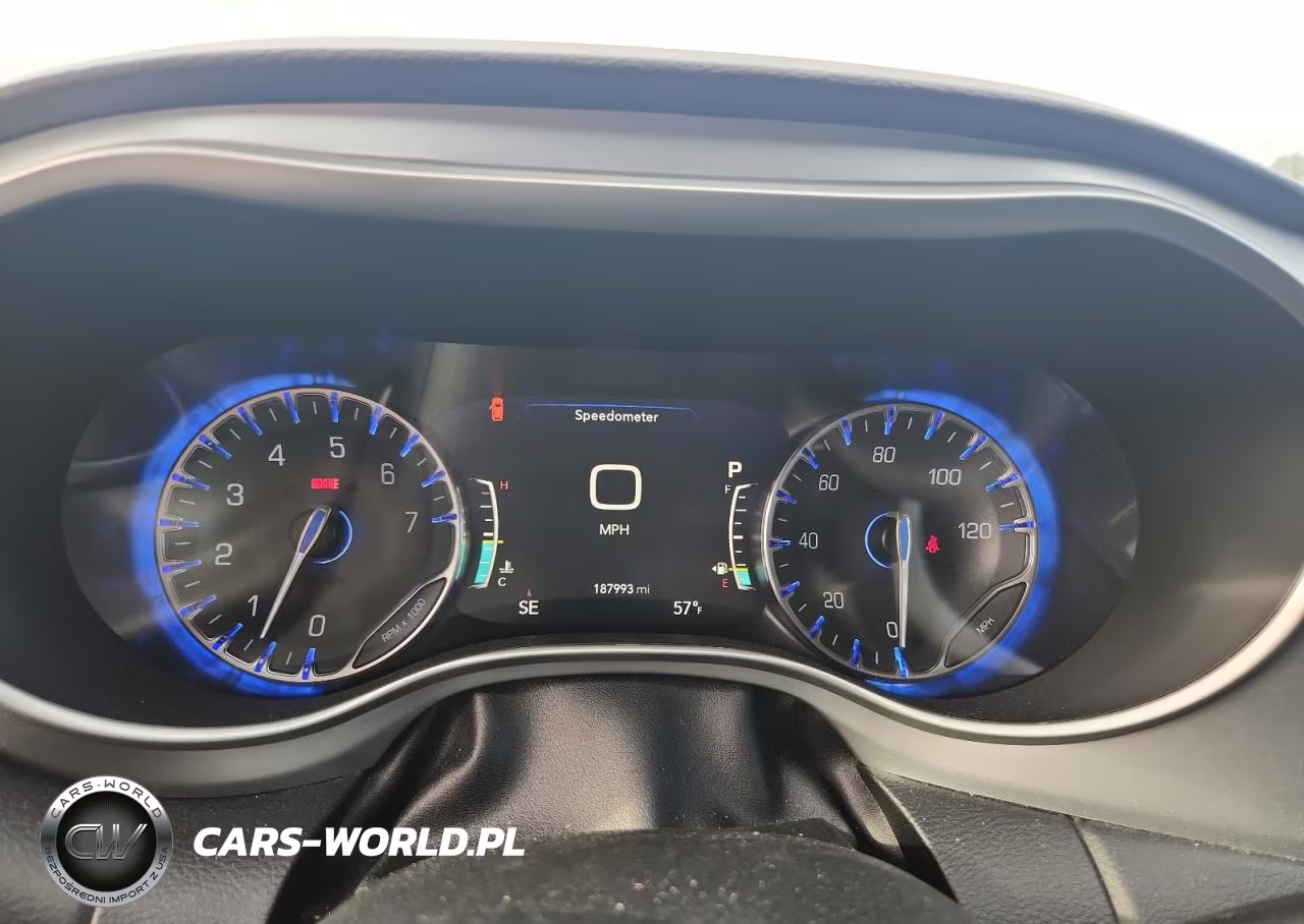 2020 Chrysler Pacifica Touring L Plus VIN:2C4RC1EG9LR102031 - 9