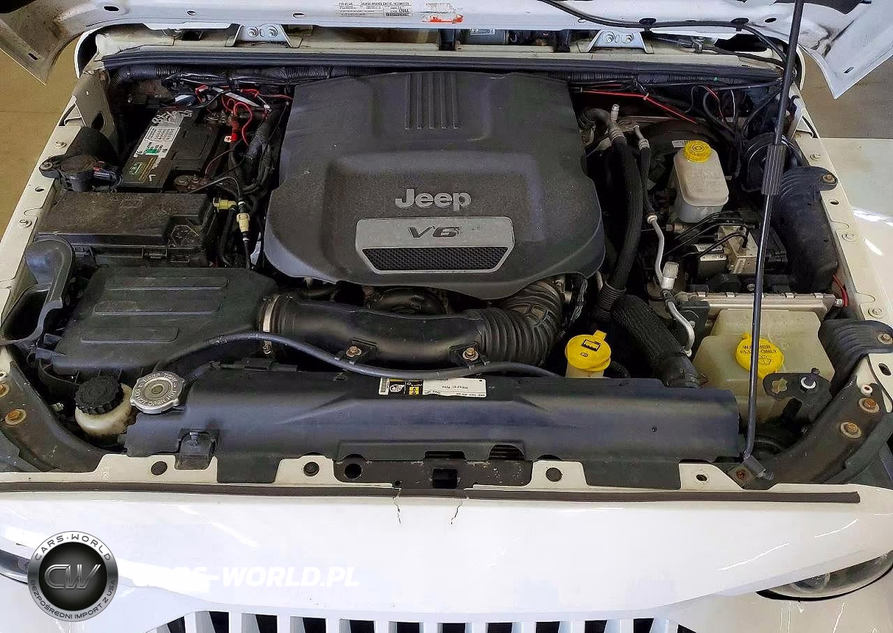 2015 Jeep Wrangler Unlimited Sahara VIN:1C4BJWEG4FL736963 - 11