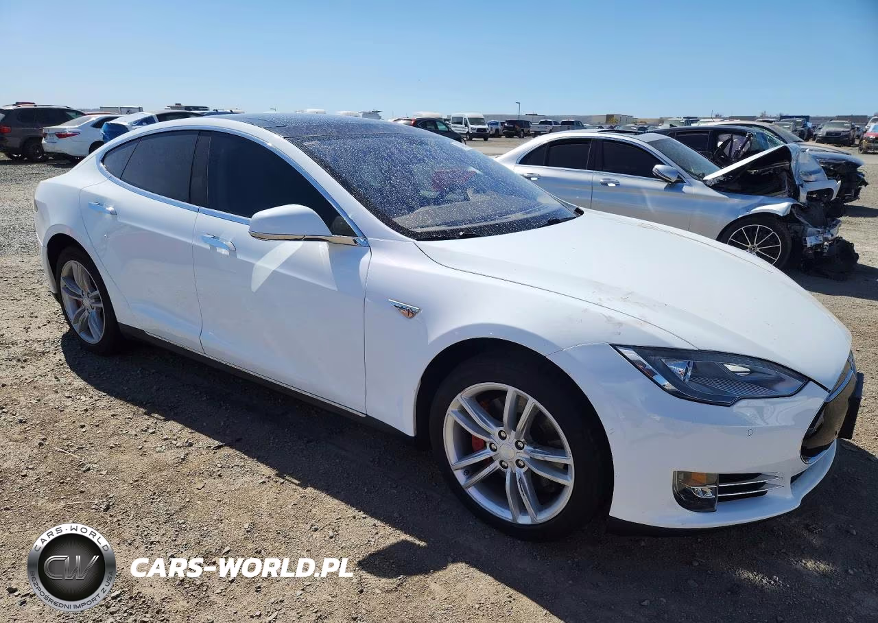 2014 Tesla Model S VIN:5YJSA1S11EFP47911 - 4