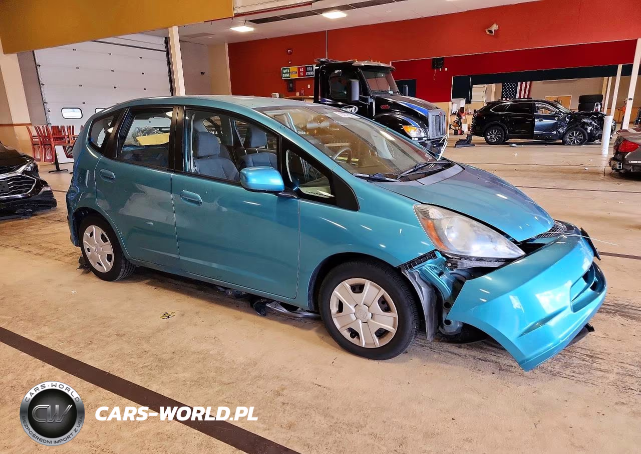 2012 Honda Fit VIN:JHMGE8H32CC014366 - 4