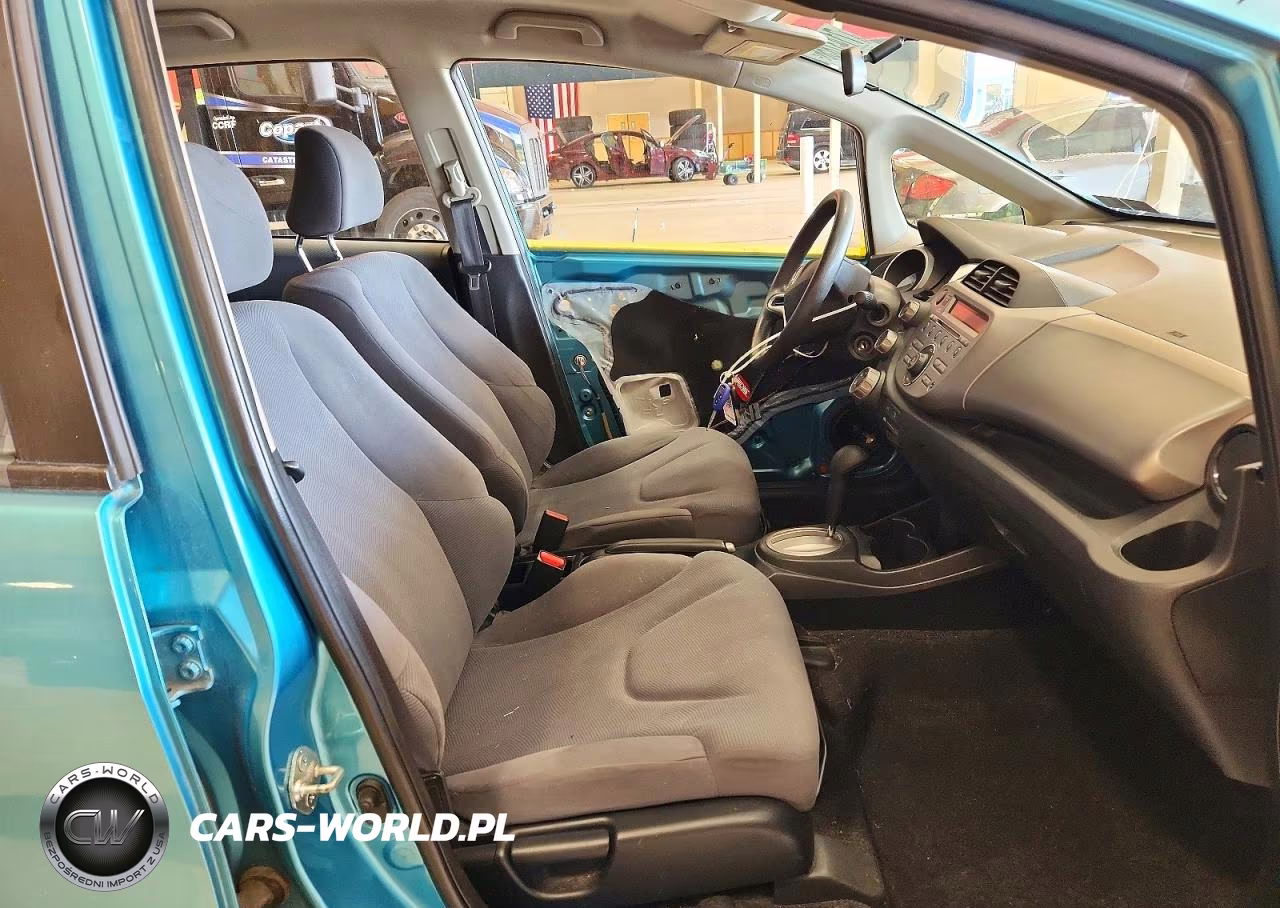2012 Honda Fit VIN:JHMGE8H32CC014366 - 7
