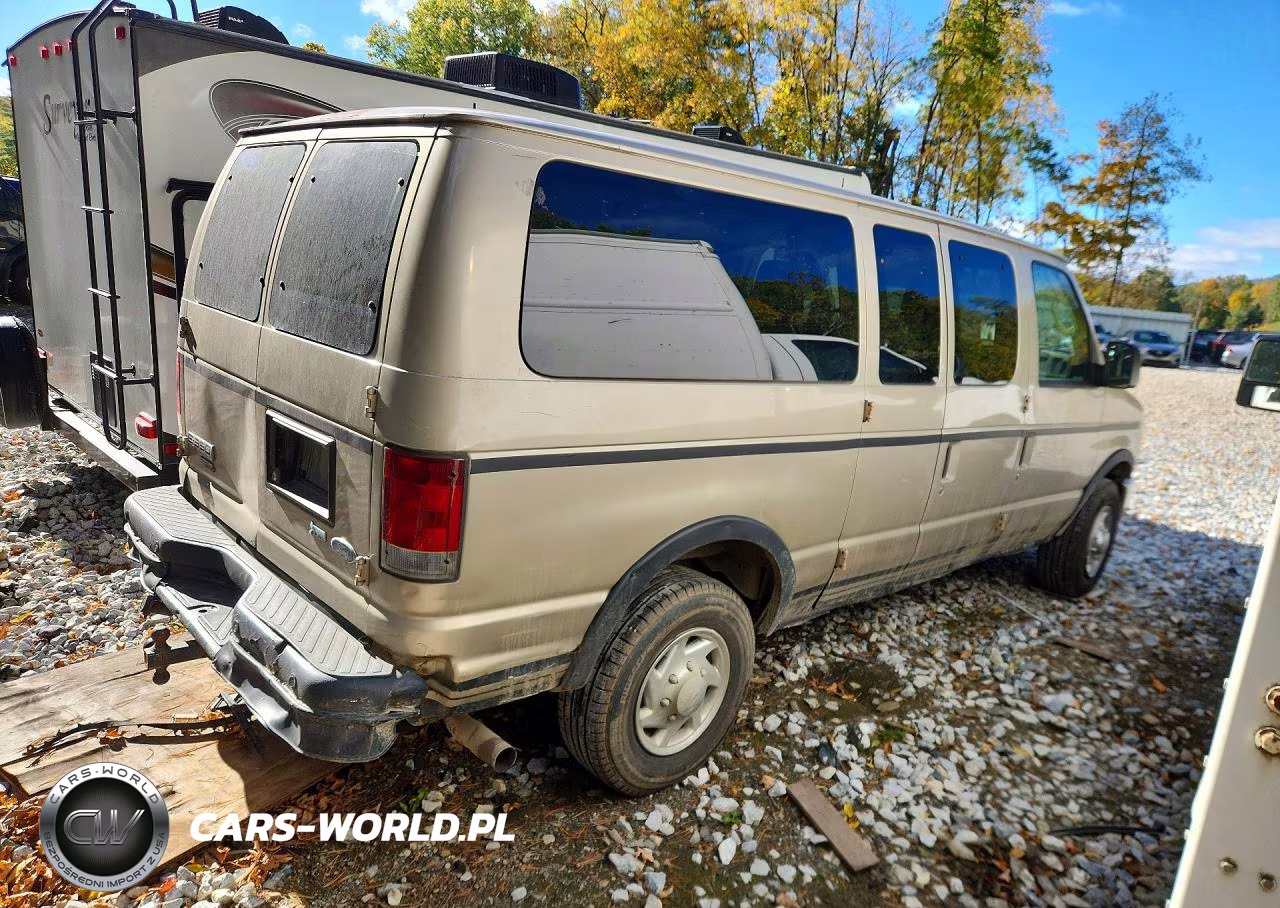 2010 Ford Econoline E350 Super Duty Wagon VIN:1FBNE3BL5ADA58037 - 3