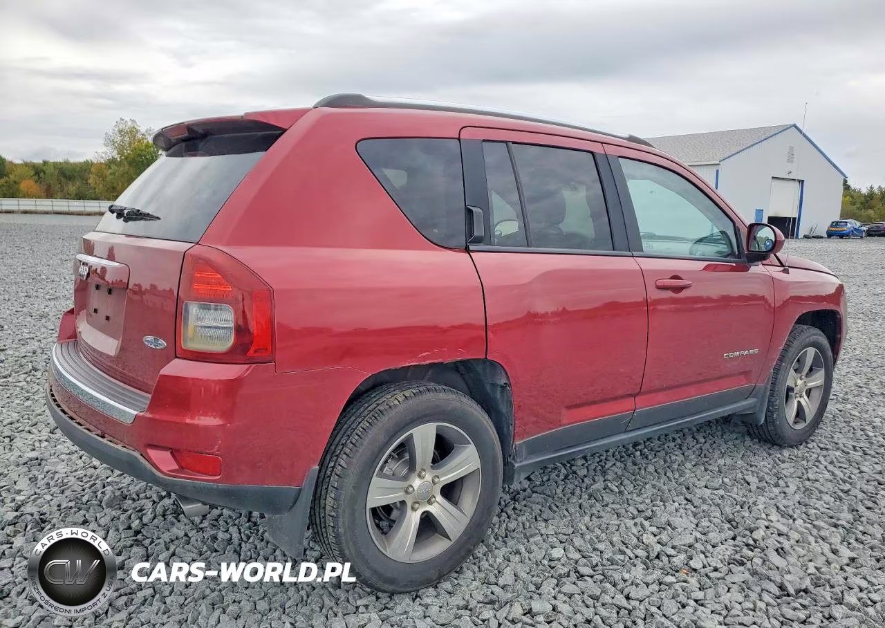 2016 Jeep Compass Latitude VIN:1C4NJDEB3GD731075 - 3