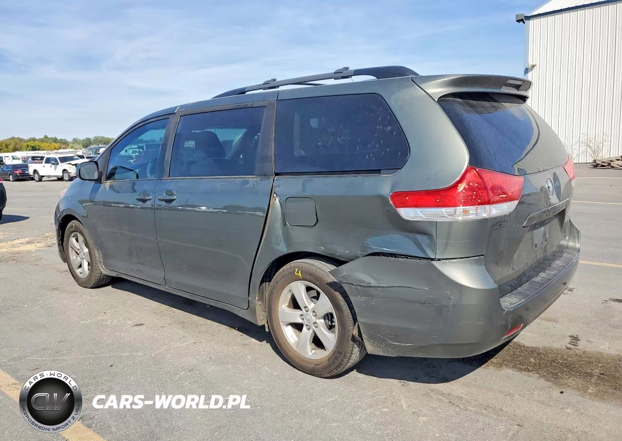 2013 Toyota Sienna Le VIN:5TDKK3DC3DS321025 - 2