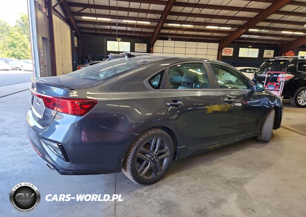 2021 Kia Forte Gt Line VIN:3KPF34AD4ME306545 - 3