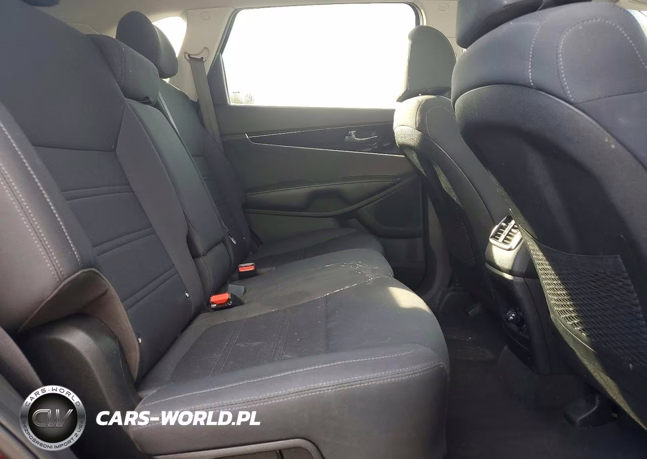 2019 Kia Sorento S V6 VIN:5XYPGDA57KG587094 - 11
