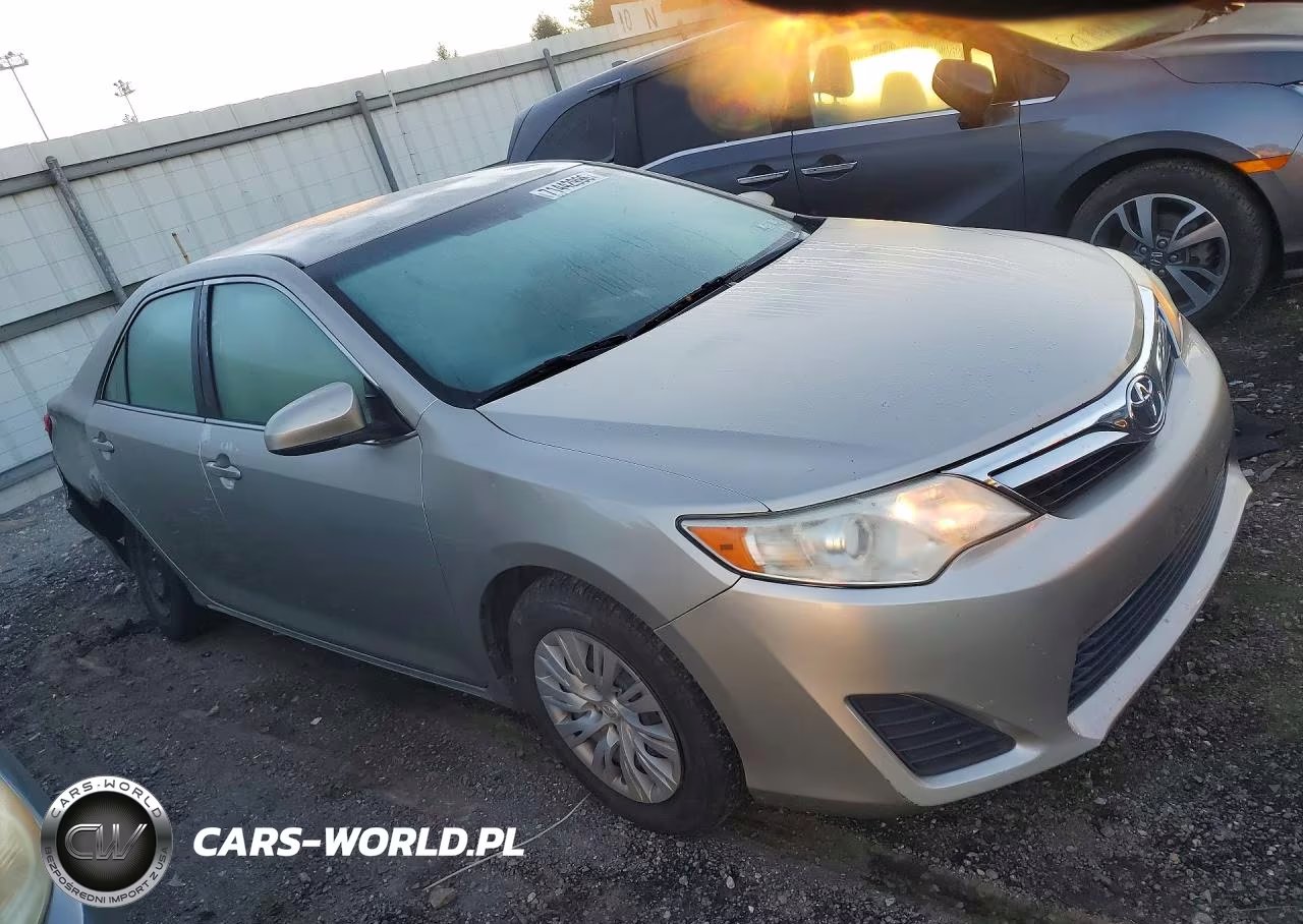2014 Toyota Camry Le VIN:4T4BF1FK1ER393174 - 4