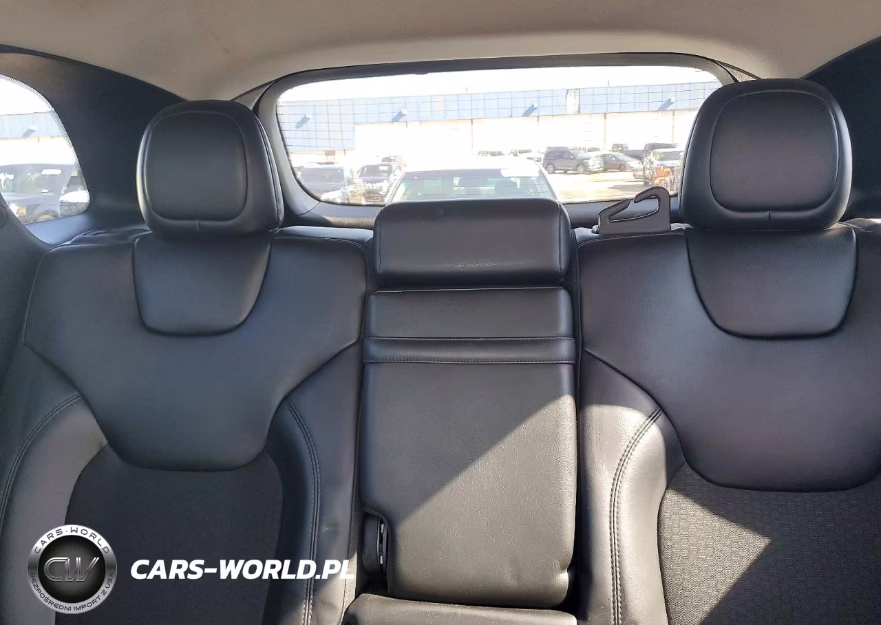 2019 Jeep Cherokee Latitude Plus VIN:1C4PJMLX0KD364636 - 10