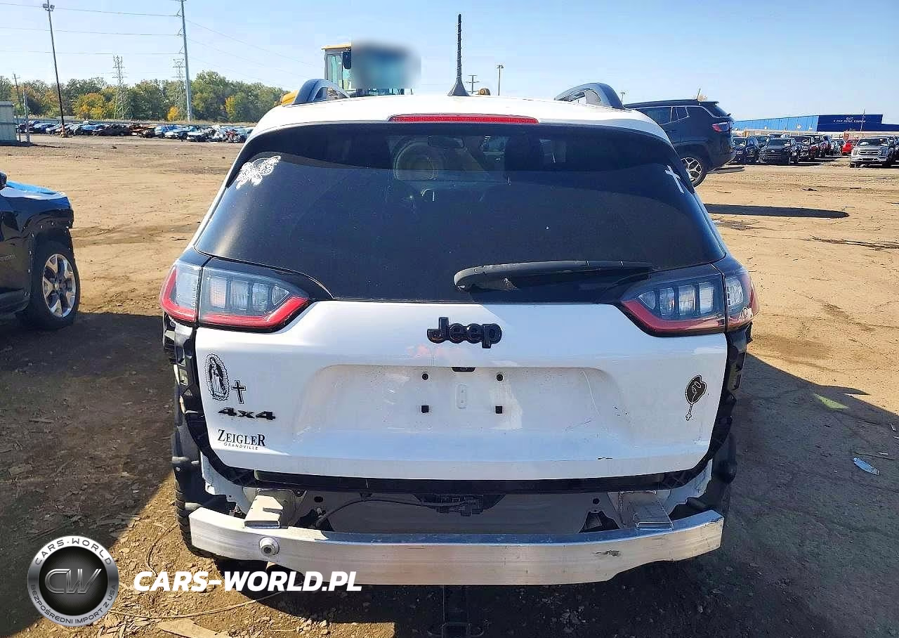 2019 Jeep Cherokee Latitude Plus VIN:1C4PJMLX0KD364636 - 6
