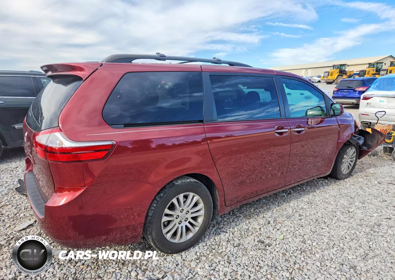 2017 Toyota Sienna Xle 8-Passenger VIN:5TDYZ3DC8HS816350 - 3