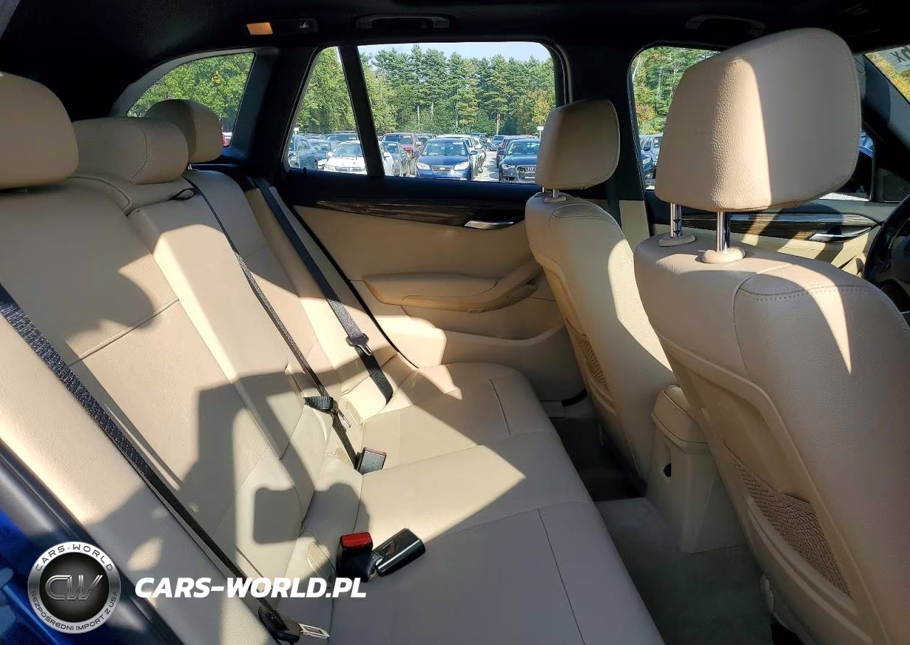 2014 BMW X1 xDrive28I VIN:WBAVL1C53EVY23538 - 11