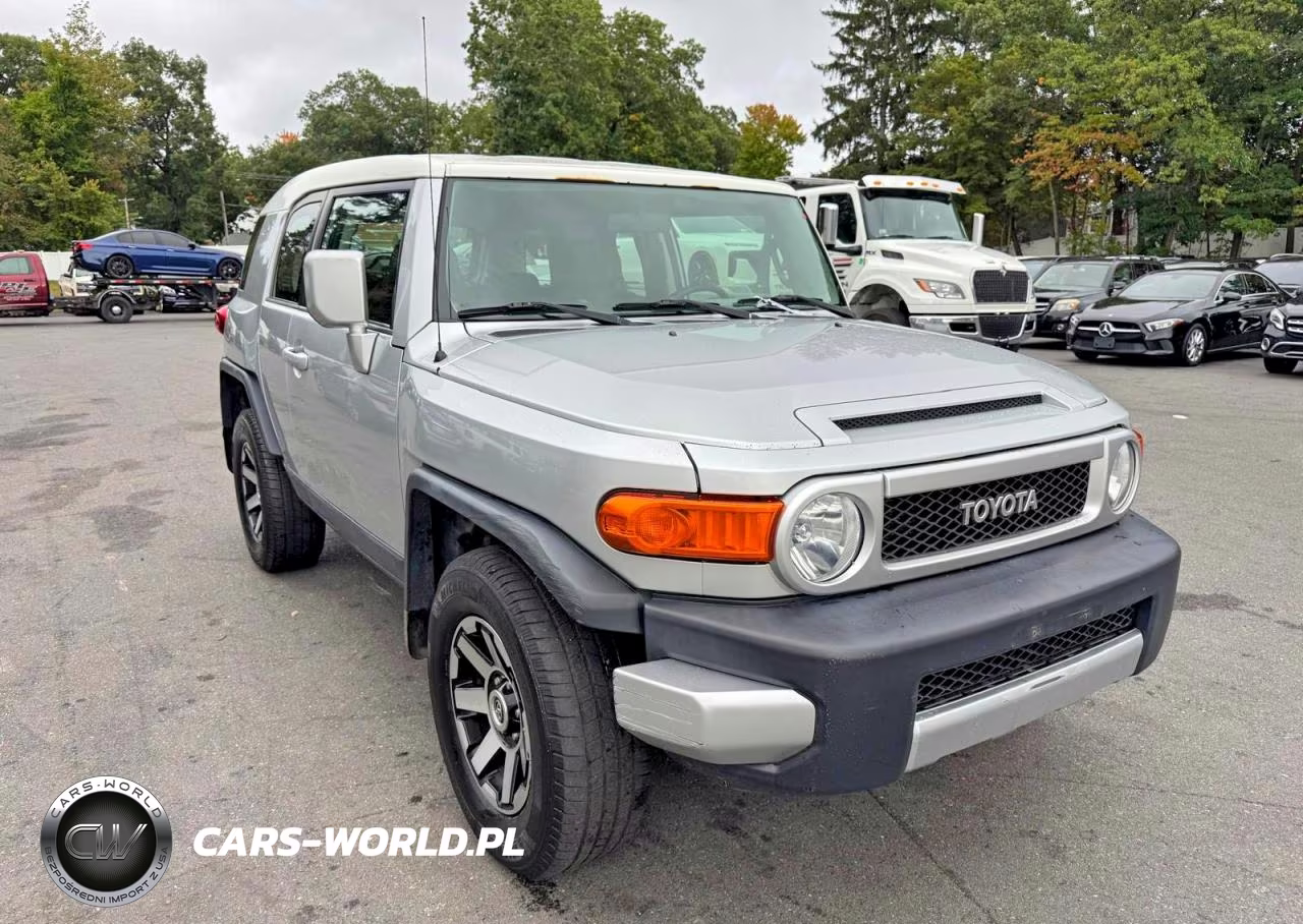 2008 Toyota Fj Cruiser Base VIN:JTEBU11F48K023704 - 4