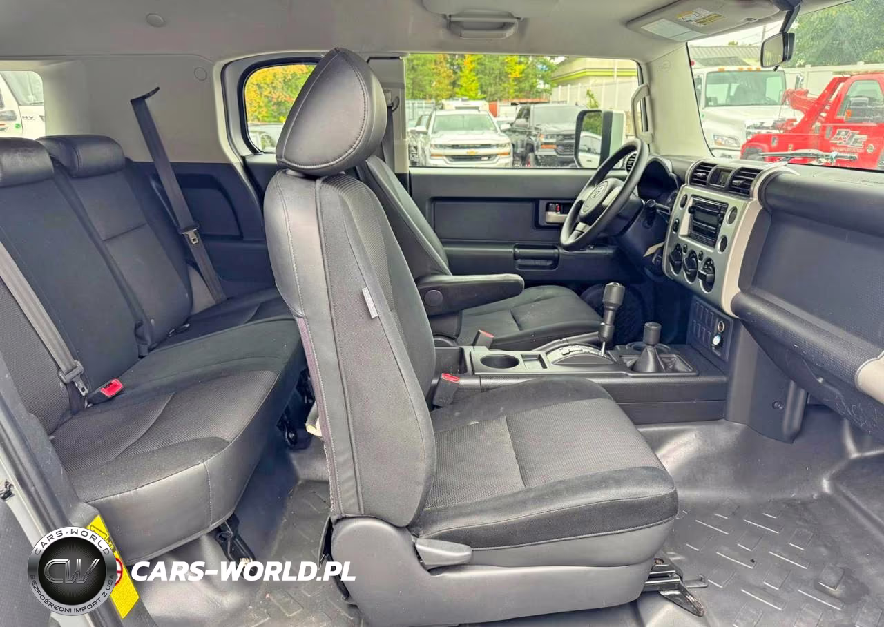 2008 Toyota Fj Cruiser Base VIN:JTEBU11F48K023704 - 9