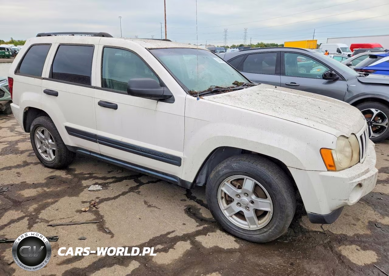 2005 Jeep Grand Cherokee Laredo VIN:1J4HR48N15C578236 - 4