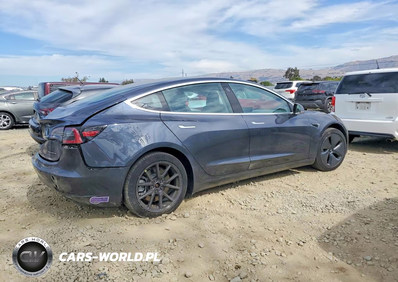 2018 Tesla Model 3 VIN:5YJ3E1EB5JF093194 - 3