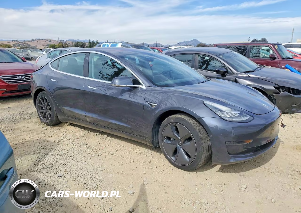 2018 Tesla Model 3 VIN:5YJ3E1EB5JF093194 - 4