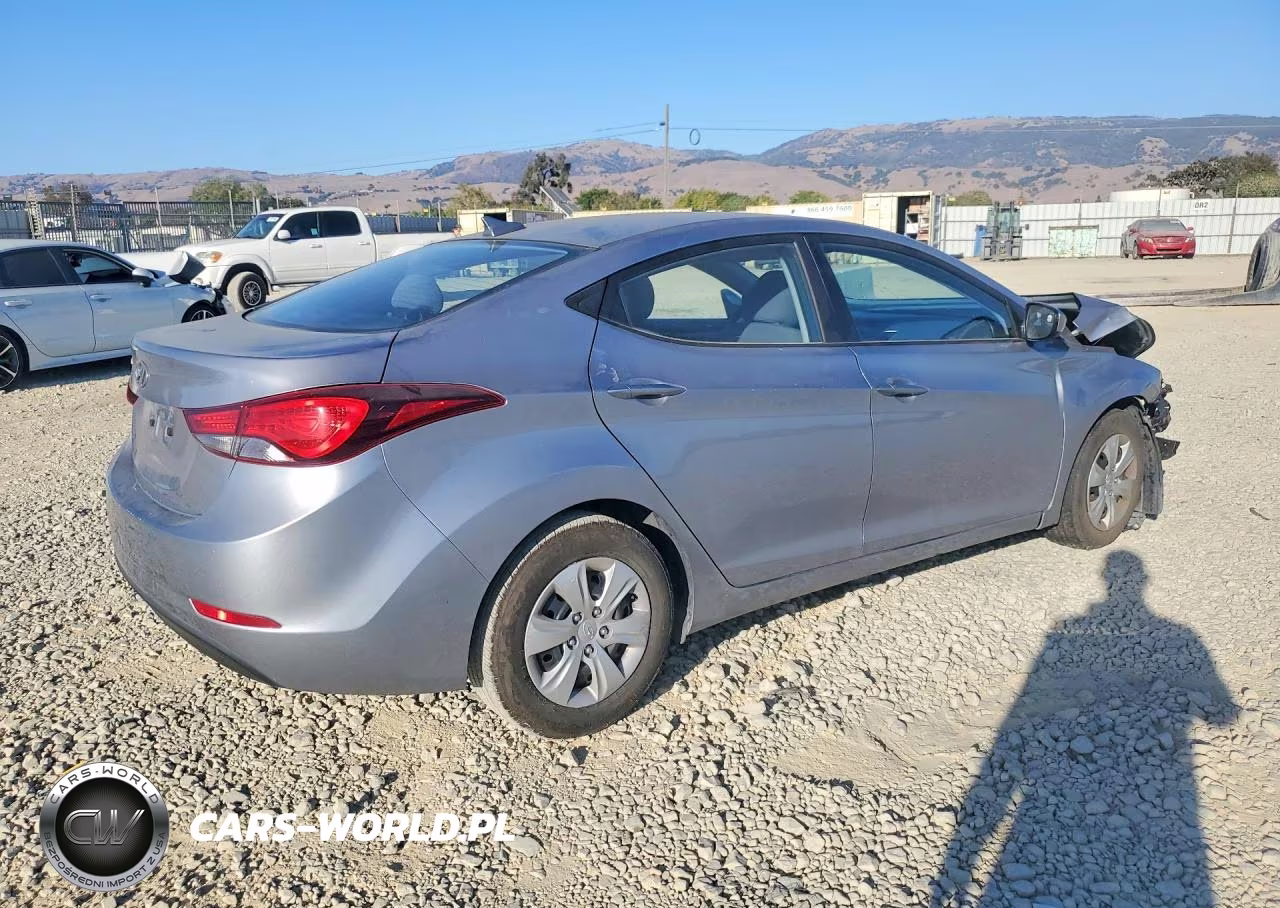 2016 Hyundai Elantra Se VIN:5NPDH4AE9GH715948 - 3