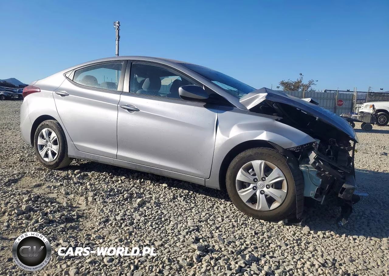 2016 Hyundai Elantra Se VIN:5NPDH4AE9GH715948 - 4