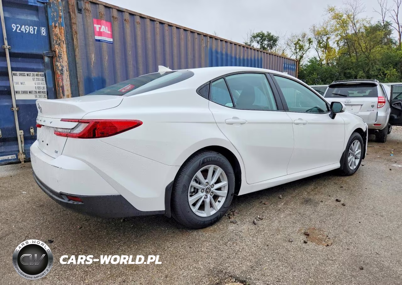 2026 Toyota Camry Le VIN:4T1DAACK6TU280243 - 3