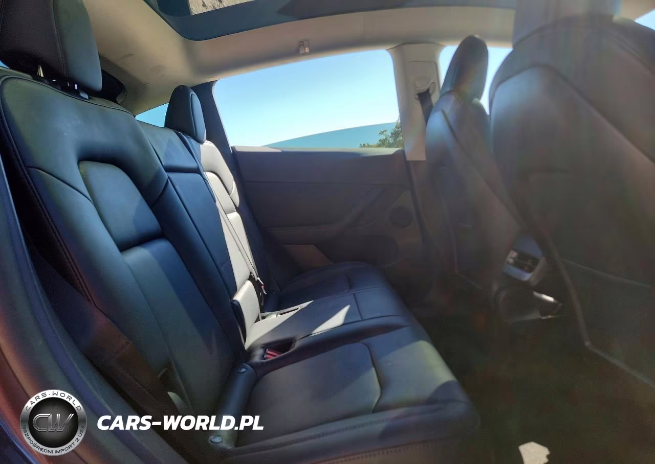 2022 Tesla Model Y VIN:7SAYGDEF5NF505465 - 11