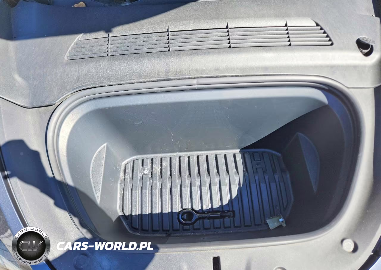2022 Tesla Model Y VIN:7SAYGDEF5NF505465 - 12