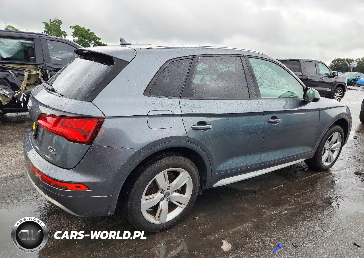 2018 Audi Q5 Premium VIN:WA1ANAFY9J2013788 - 3