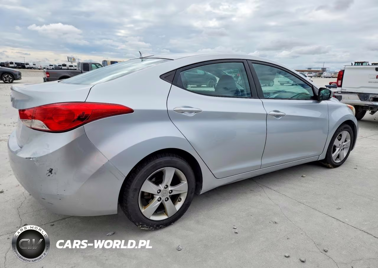 2013 Hyundai Elantra Gls VIN:5NPDH4AE3DH355460 - 3