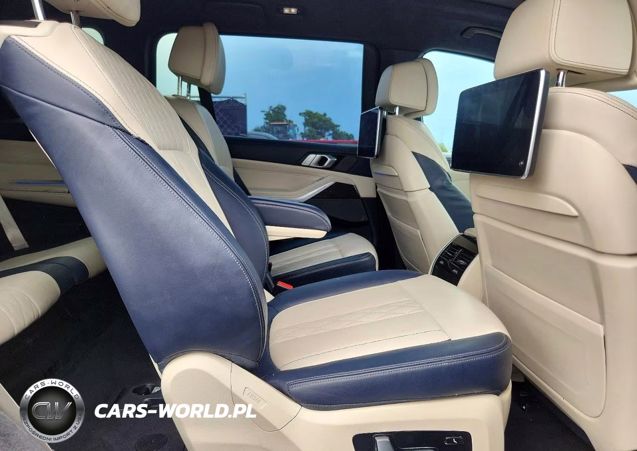 2019 BMW X7 xDrive50I VIN:5UXCX4C54KLS38330 - 11