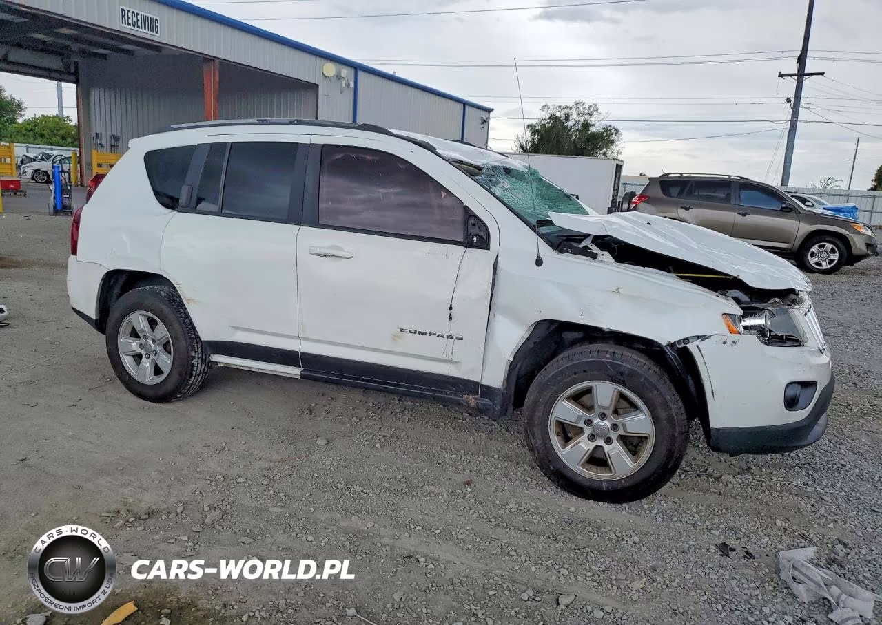 2017 Jeep Compass Latitude VIN:1C4NJCEA5HD115753 - 4