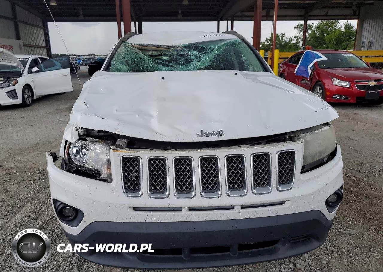 2017 Jeep Compass Latitude VIN:1C4NJCEA5HD115753 - 5
