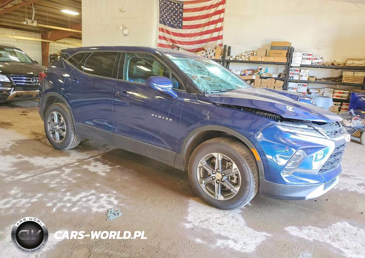 2023 Chevrolet Blazer 2Lt VIN:3GNKBHR46PS109581 - 4