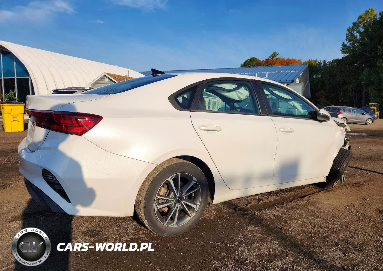 2022 Kia Forte Lxs VIN:3KPF24AD4NE428424 - 3