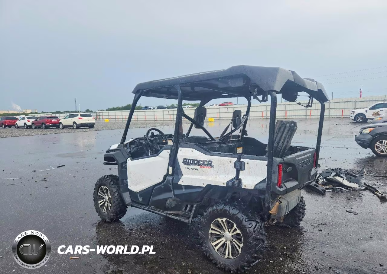 2016 Honda Pioneer 1000 Utility Vehicle VIN:1HFVE0422G4004465 - 3