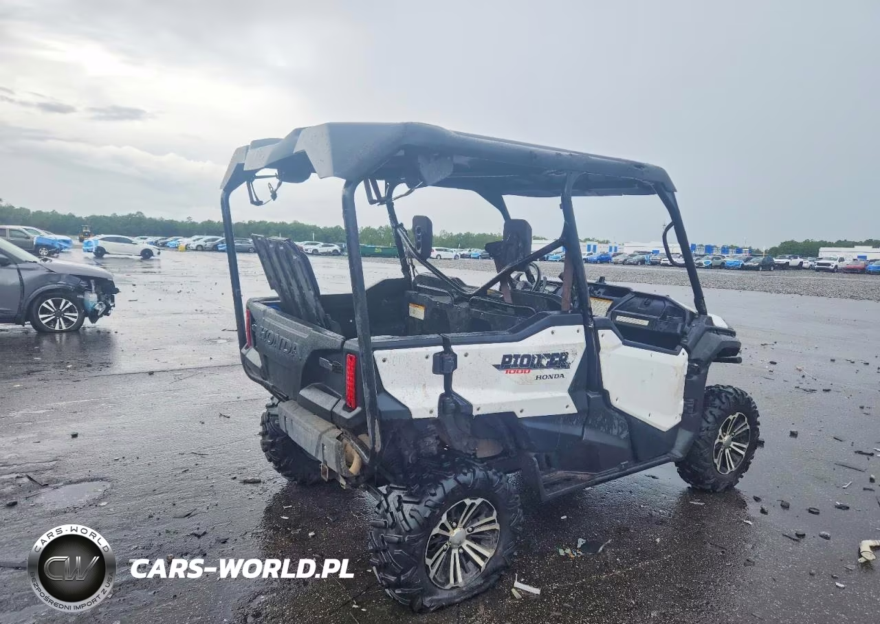 2016 Honda Pioneer 1000 Utility Vehicle VIN:1HFVE0422G4004465 - 4