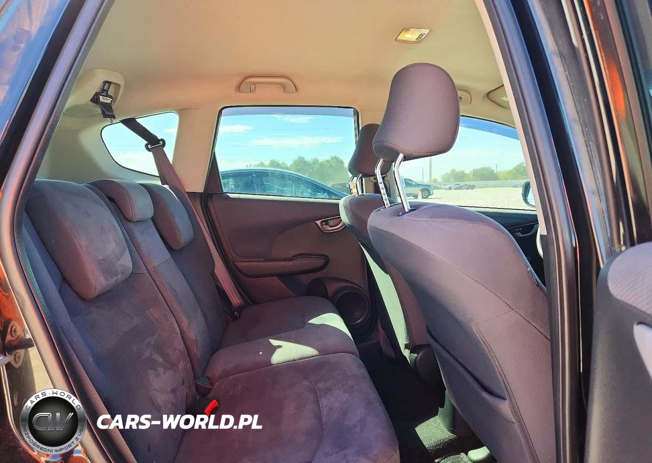 2012 Honda Fit VIN:JHMGE8H33CC002565 - 10