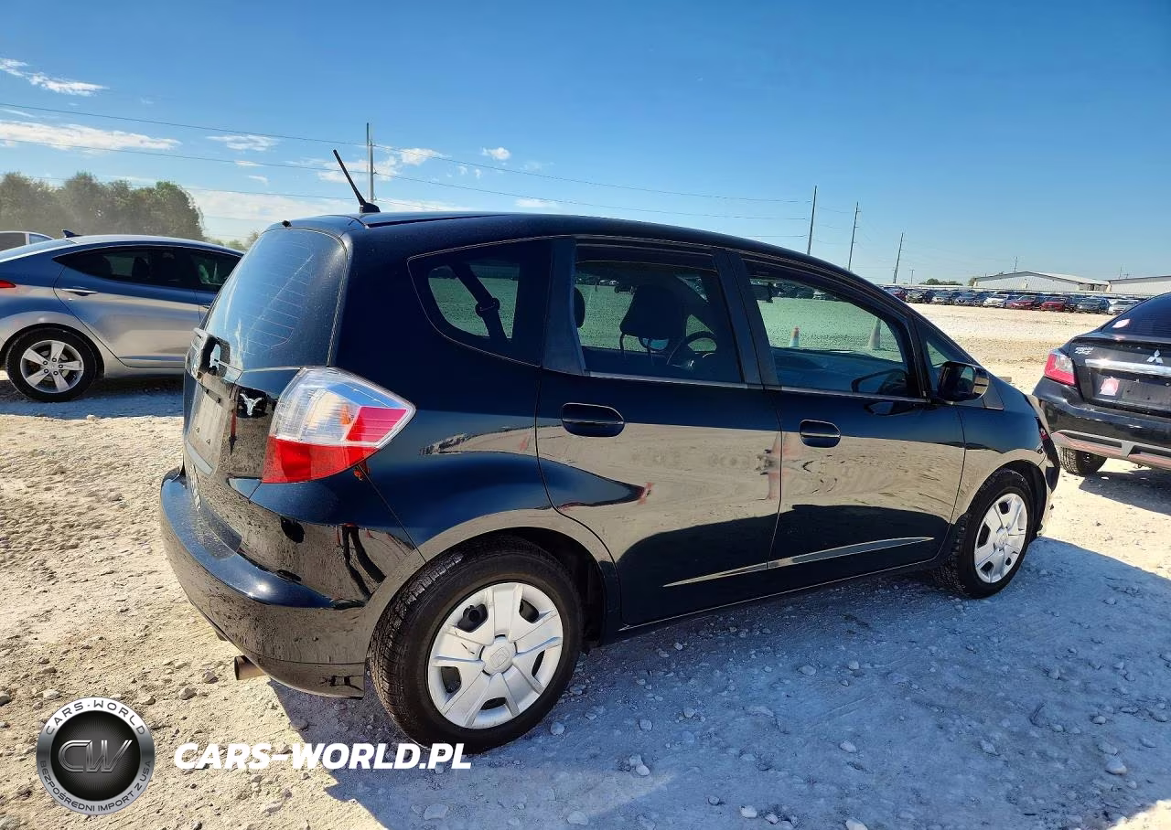 2012 Honda Fit VIN:JHMGE8H33CC002565 - 3
