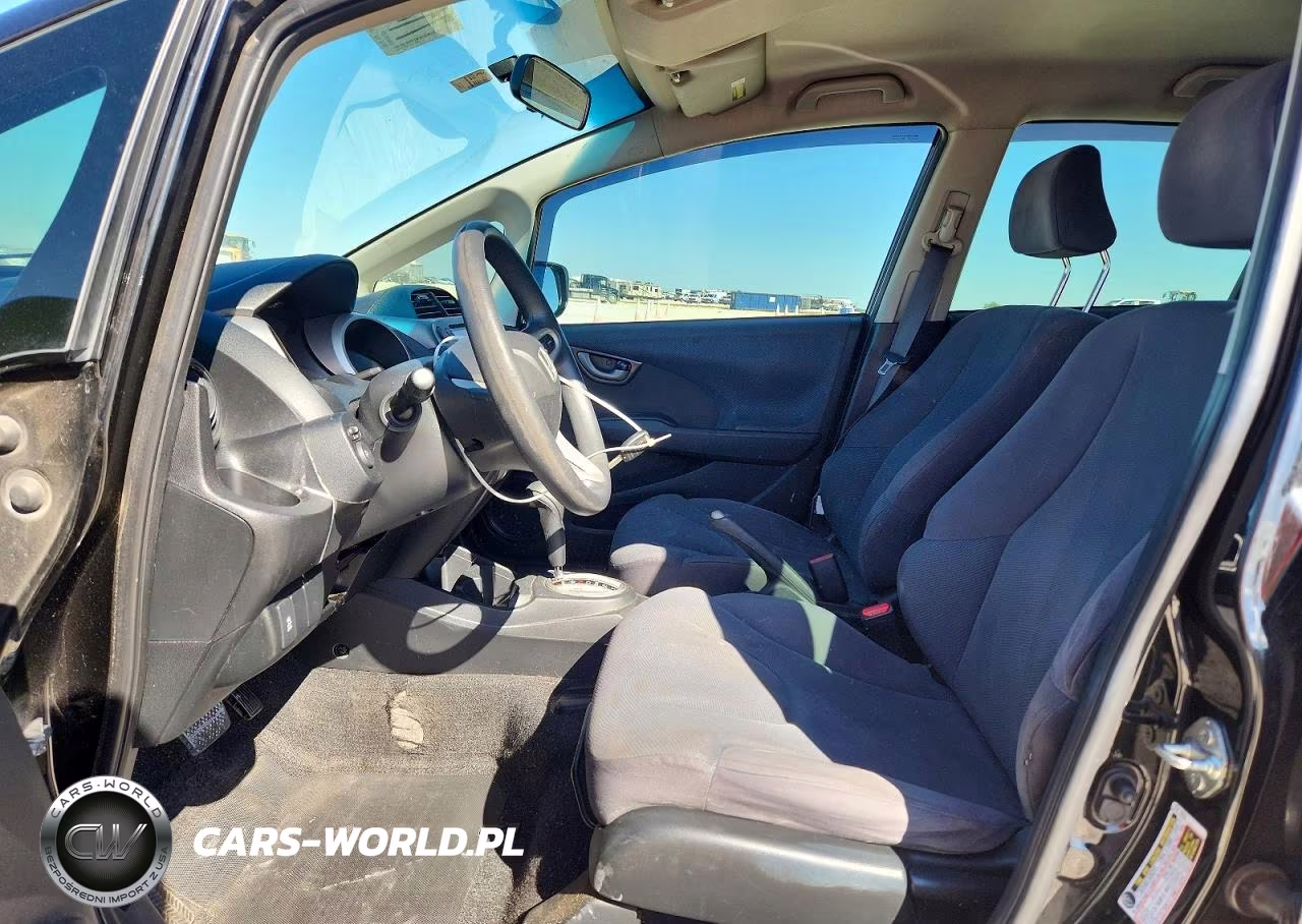 2012 Honda Fit VIN:JHMGE8H33CC002565 - 7