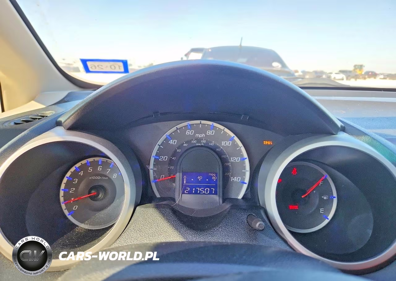 2012 Honda Fit VIN:JHMGE8H33CC002565 - 9