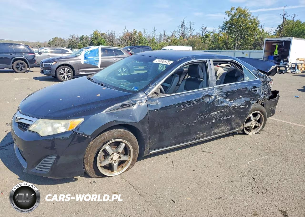 2012 Toyota Camry Le – zdjęcie 1 z 13