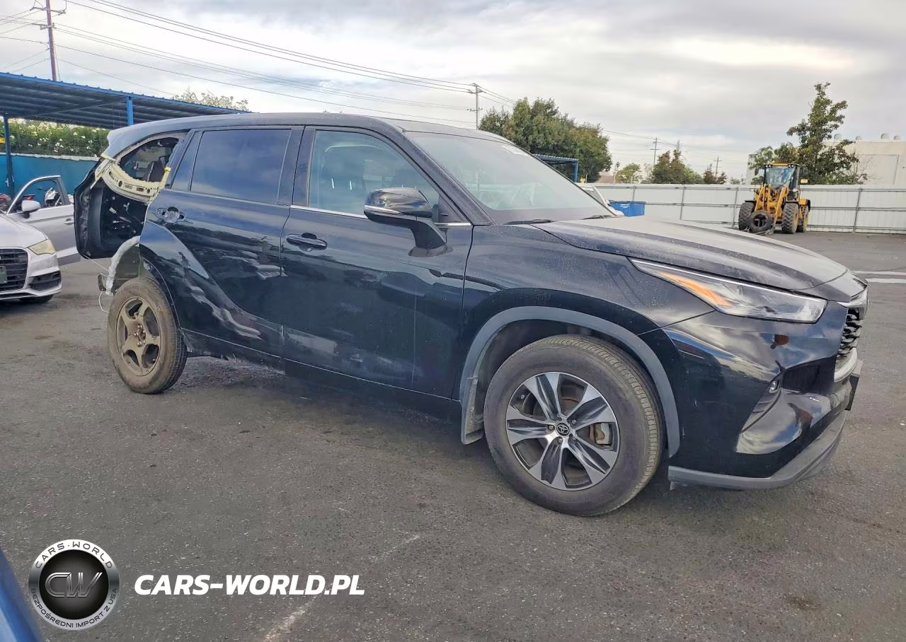 2022 Toyota Highlander Xle VIN:5TDGZRBH7NS214337 - 4