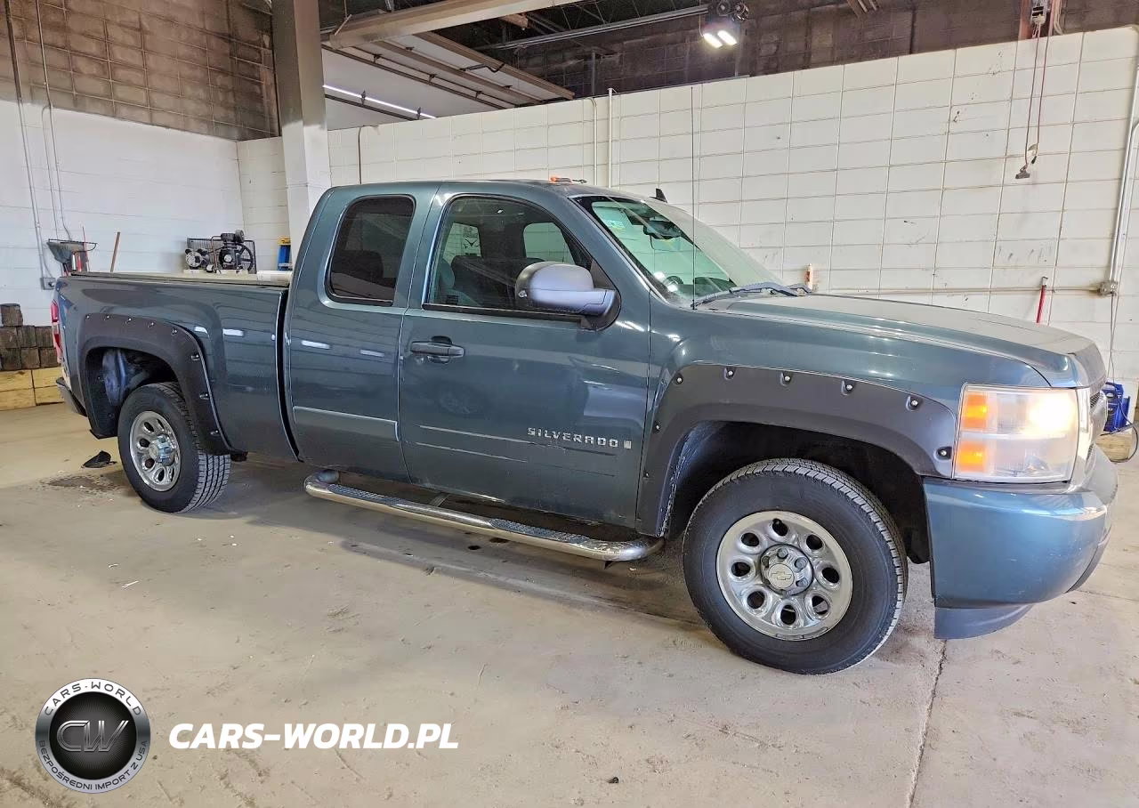2008 Chevrolet Silverado C1500 VIN:2GCEC19C081260348 - 4