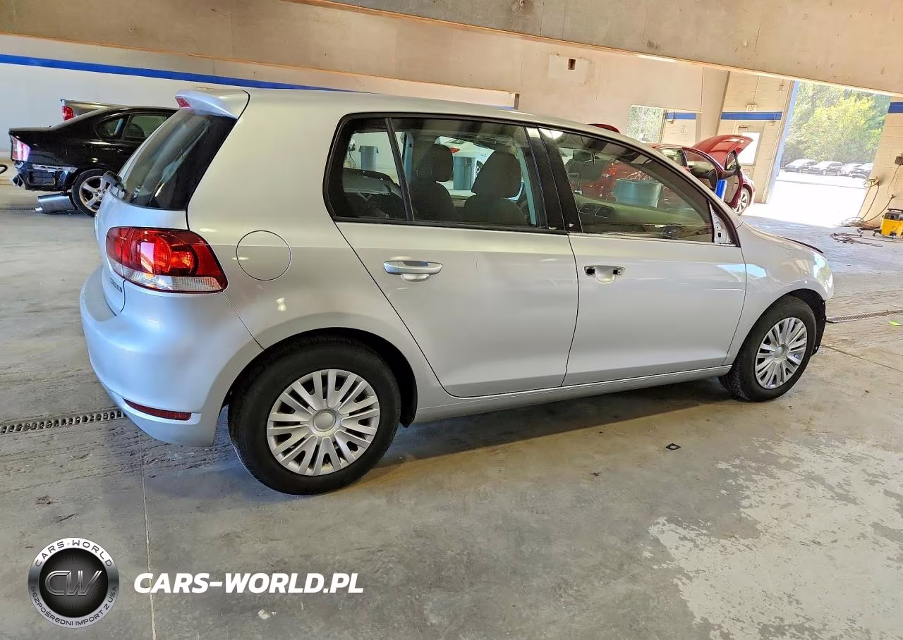 2013 Volkswagen Golf VIN:WVWDB7AJ3DW130241 - 3