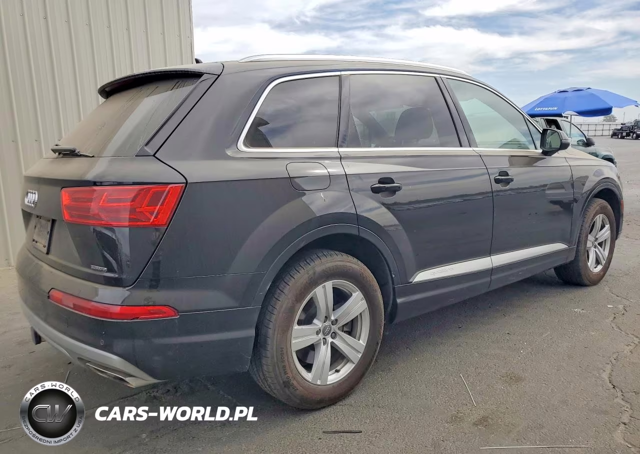2017 Audi Q7 Premium Plus VIN:WA1LHAF71HD039193 - 3